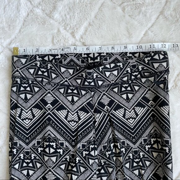 Victoria’s Secret PINK | Printed Yoga Aztec Festival Print Leggings | Size Small - Picture 10 of 13